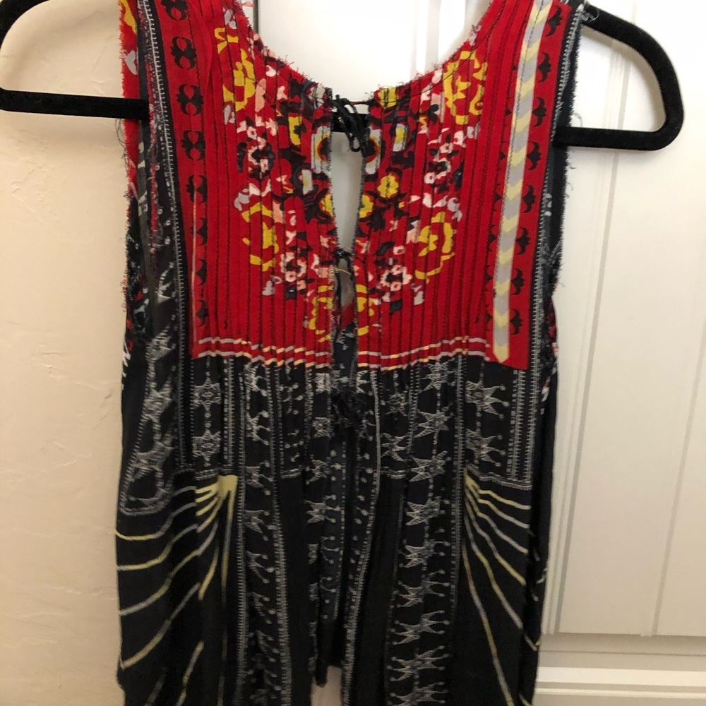 Top - Picture 2 of 2